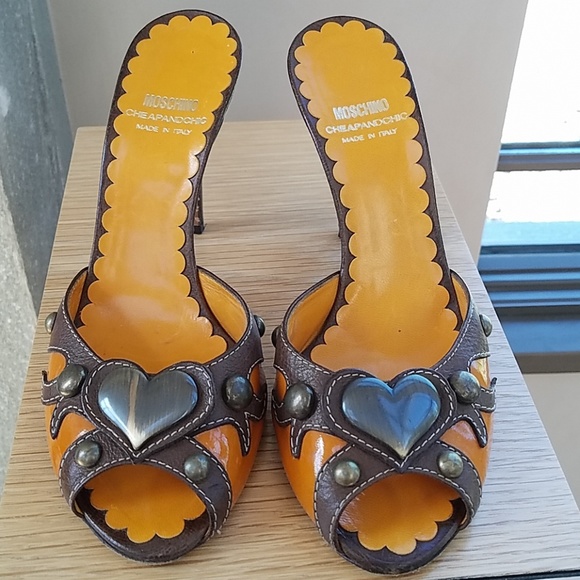 Moschino - Picture 1 of 4